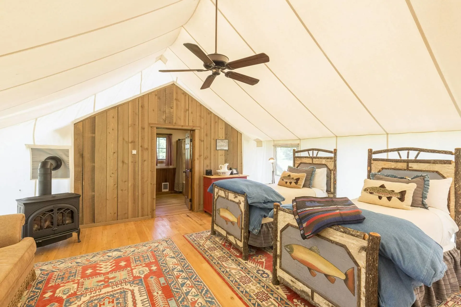 regulate your temperature to get a good night's sleep while glamping at ranch tock creek glamping cabin